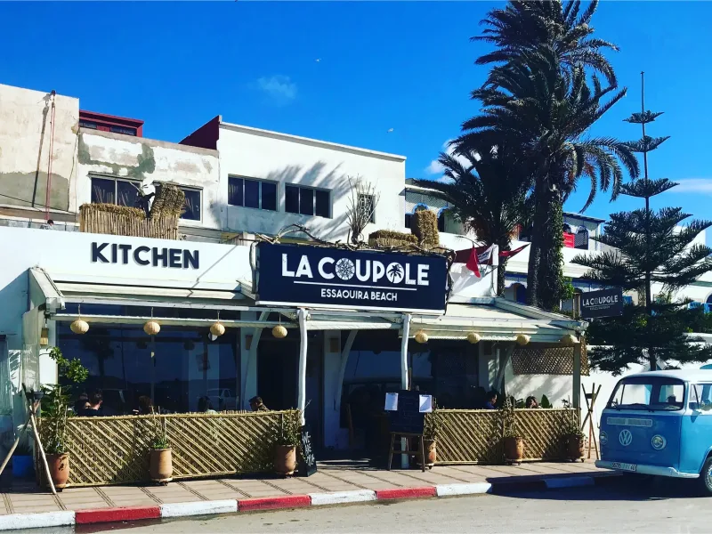 Façade de La Coupole Essaouira Beach sur la corniche nord, boulevard Mohamed V