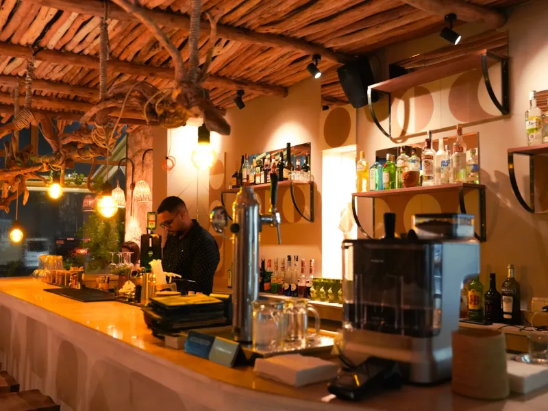 Comptoir du bar de La Coupole Essaouira Beach