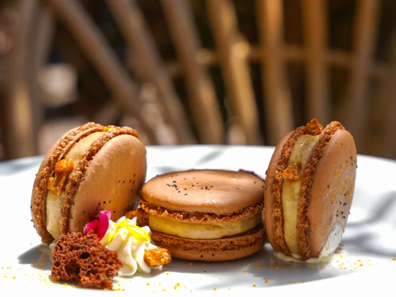 Macarons amlou, amande et argan, à La Coupole Essaouira Beach